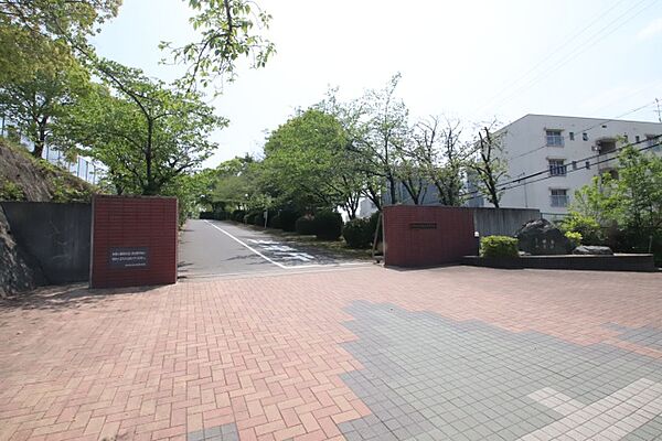 周辺：愛知県立緑丘高等学校