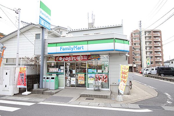 画像17:ファミリーマート　名東引山店