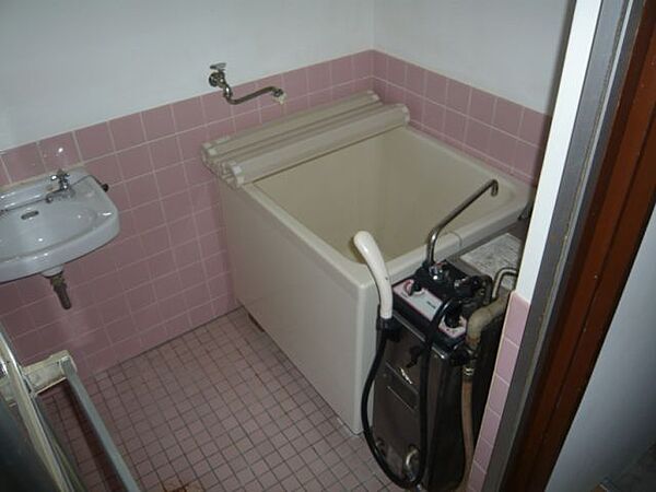 画像11:シャワー付の浴室