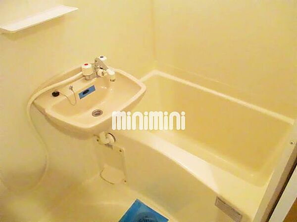画像6:ゆったりできる浴室