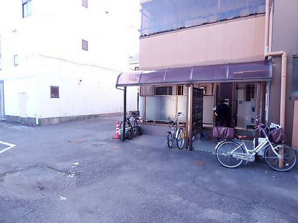 画像15:自転車置き場