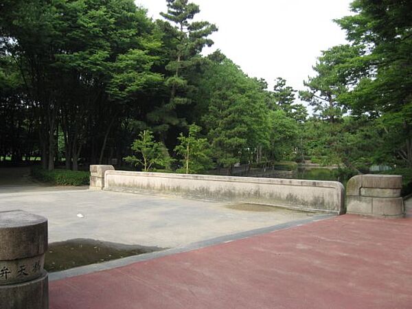 画像23:公園「名城公園まで1500m」