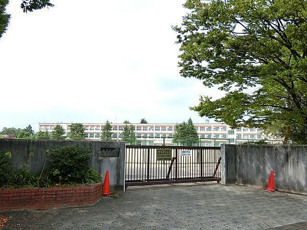 画像25:中学校「名古屋市立猪高中学校まで1717m」