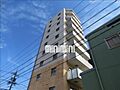 W HOUSE