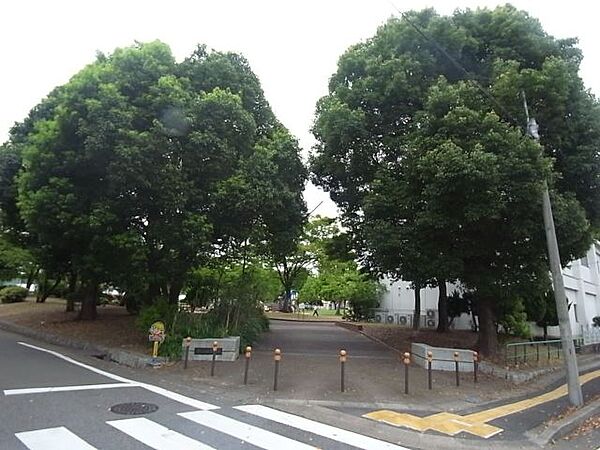 画像27:公園「中小田井公園まで490m」