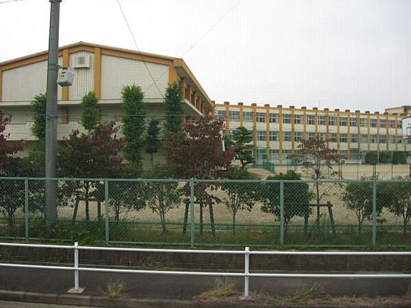 画像25:中学校「名古屋市立平田中学校まで646m」