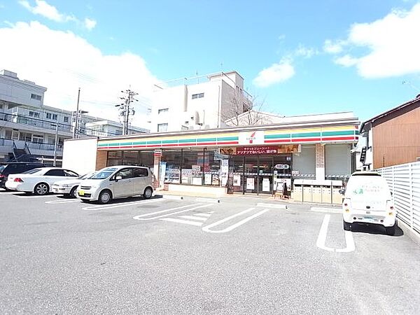 画像25:コンビニ「セブンイレブンまで140m」