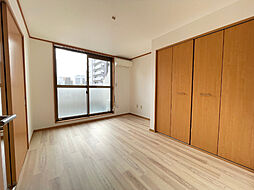 シャトー秋月 5階2DKのリビング/ダイニング