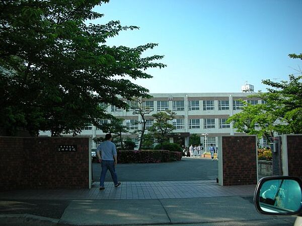画像29:中学校「市立富田中学校まで350m」