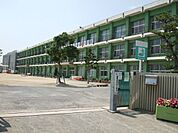 小学校「市立甚目寺南小学校まで1300m」