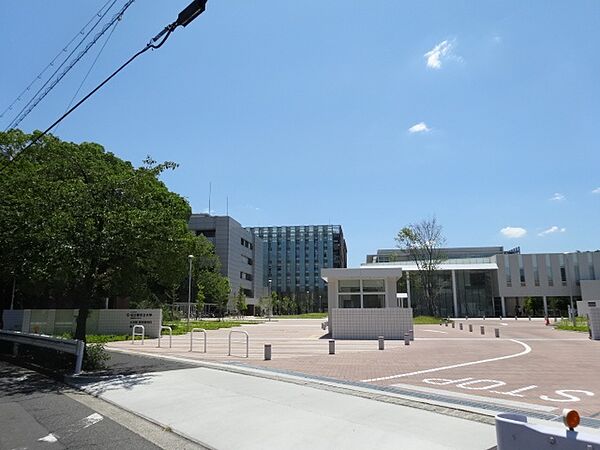 画像21:大学「名古屋市立大学薬学部まで920m」