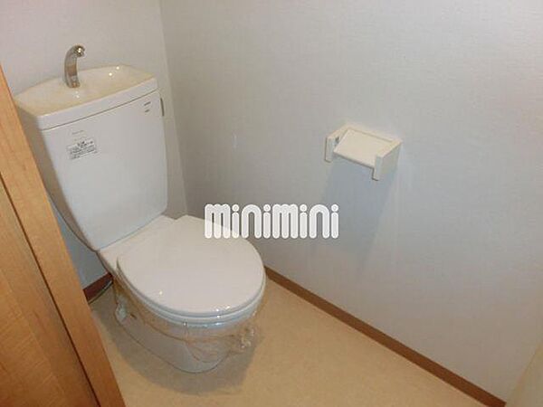 画像9:白がベースのトイレ