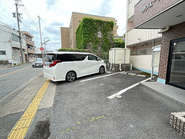 画像18:平面駐車場です。