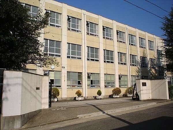 画像17:中学校「名古屋市立川名中学校まで1528m」