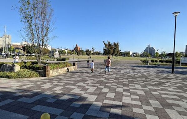 画像25:公園「川名公園まで610m」