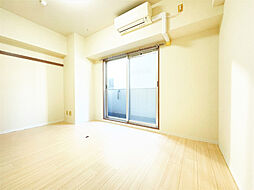 ＡＭＢＥＲ　ＨＯＵＳＥ　Ｊｉｎｇｕ 3階1Kのリビング/ダイニング