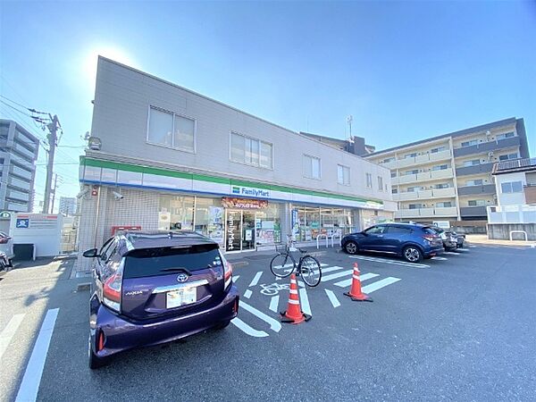 画像17:コンビニ「ファミリーマート昭和塩付通一丁目店まで123m」