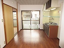 プチロワイヤルサトウ 2階2DKのリビング/ダイニング