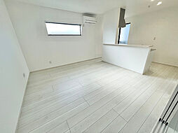 RUSCELLO守山 302 3階2LDKのリビング/ダイニング