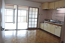 グランドハイツ服部 1階3LDKのリビング/ダイニング