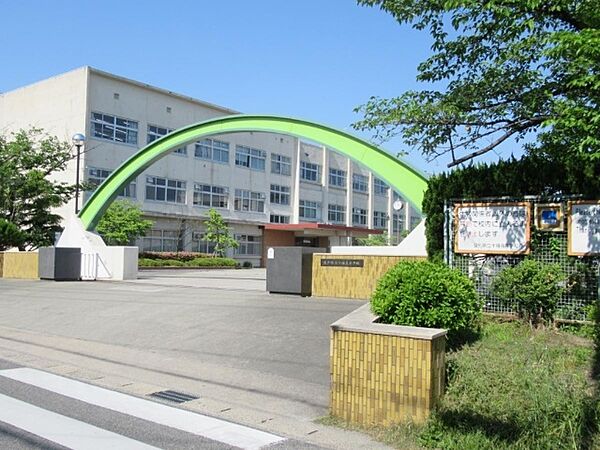画像21:高校「愛知県立千種高校まで1177m」