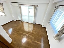 コスモタウン原 4階1Kのリビング/ダイニング