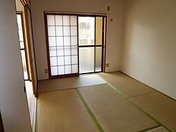 ファミーユ浅井　Ａ棟 3階2LDKのリビング/ダイニング