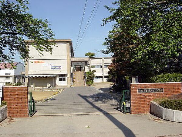 画像21:小学校「一宮市立浅井北小学校まで825m」
