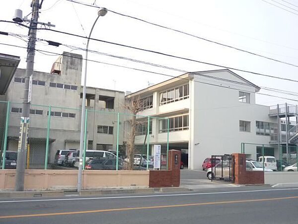 画像15:中学校「豊橋市立中部中学校まで1850m」