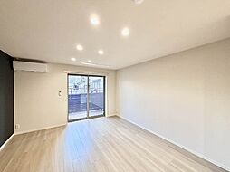 アルフラット大国 101 1階ワンルームのリビング/ダイニング