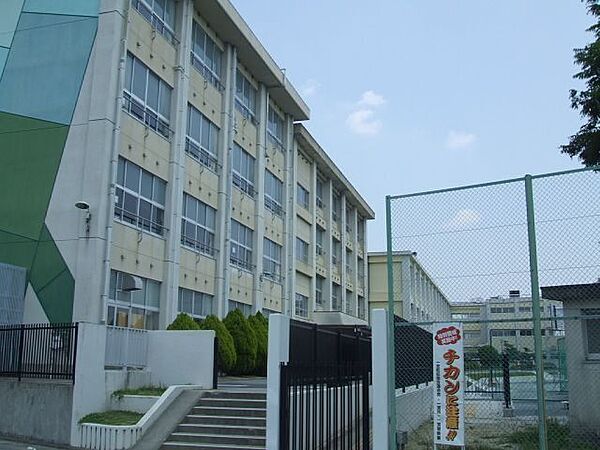 画像24:中学校「丹陽中学校まで826m」