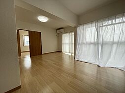 シャトー南 3階3LDKのリビング/ダイニング