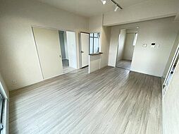 サンパーク柏原 3階3LDKのリビング/ダイニング