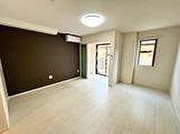 Eau Rouge 101 1階1Kのリビング/ダイニング