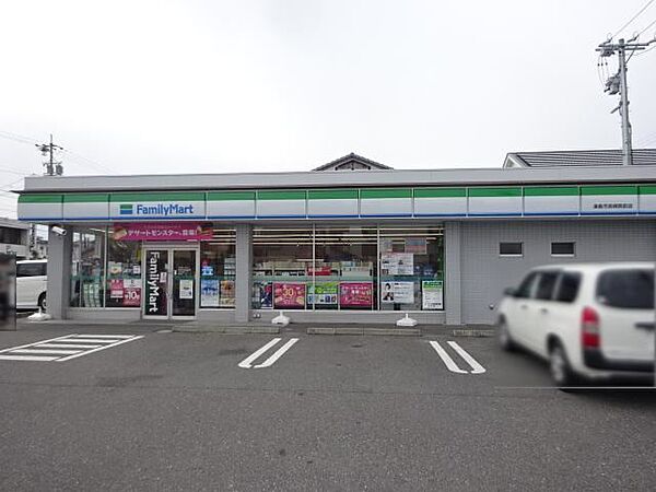 画像26:コンビニ「ファミリーマート津島市民病院前店まで250m」