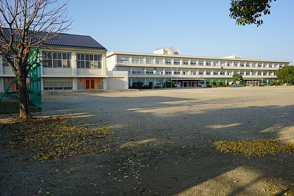 画像19:小学校「豊川市立小坂井西小学校まで1577m」