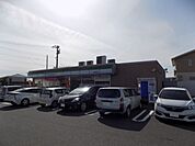 飲食店「ファミリーマートまで500m」