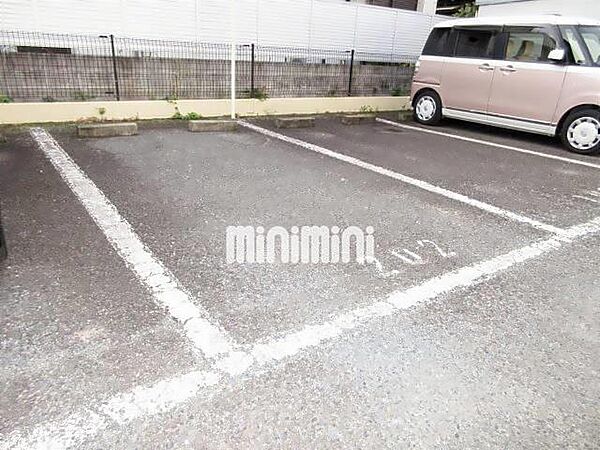 画像16:駐車スペースです