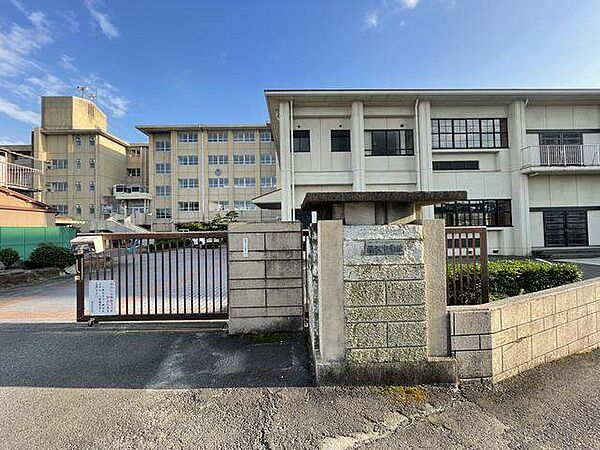 画像18:中学校「稲沢市立稲沢中学校まで269m」