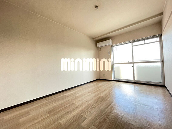 リバーストーン_内装_0