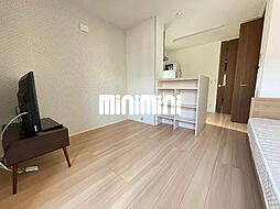 アール・オッツ 1階ワンルームのリビング/ダイニング