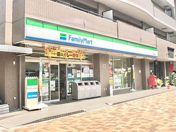 画像16:コンビニ「ファミリーマート名和駅前店まで117m」