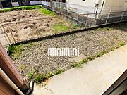 ガーデニングもできそうな広々したお部屋です