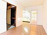 リビング/ダイニング：お買い物にもとても便利な立地です