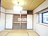 その他：出窓収納付の和室