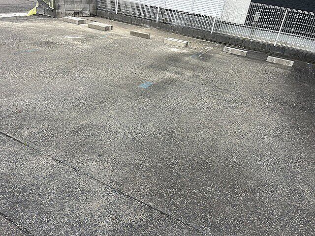 4 / 8