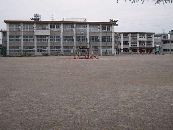 画像20:小学校「岐阜市立本荘小学校まで235m」