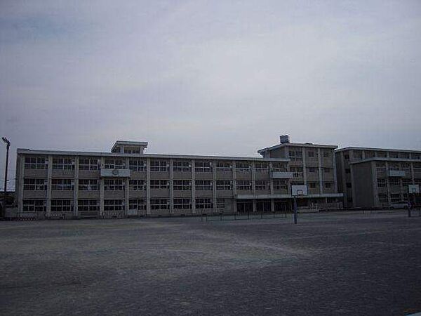 画像26:中学校「岐阜市立陽南中学校まで1259m」