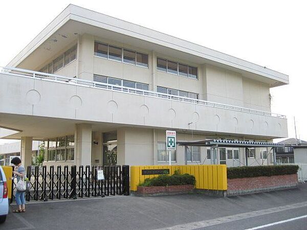画像18:幼稚園、保育園「神戸町立神戸幼児園まで1023m」