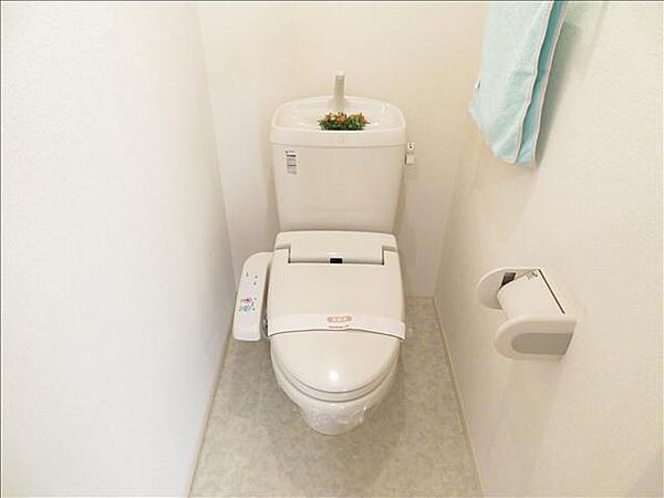 トイレ：快適な温水洗浄便座